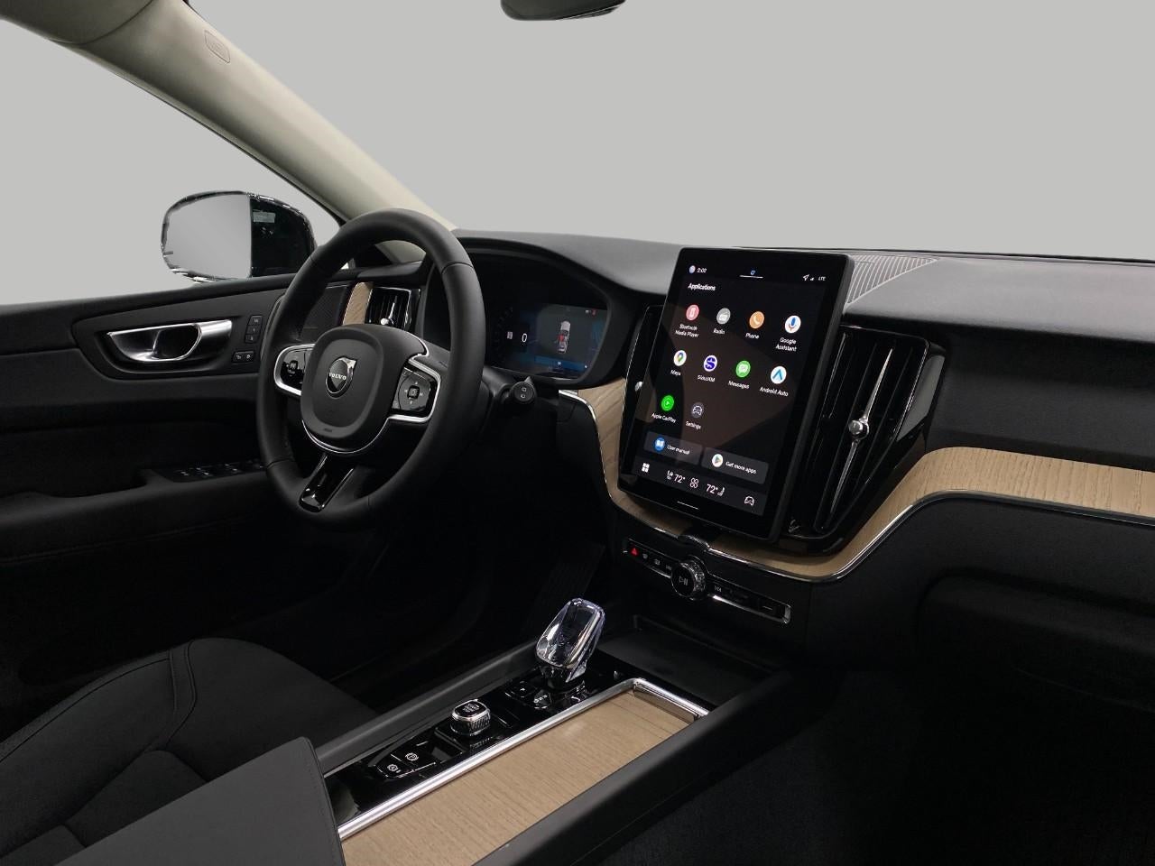 2026 Volvo XC60 B5 AWD Plus