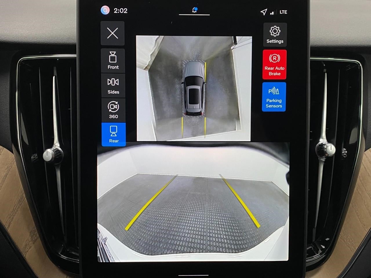 2026 Volvo XC60 B5 AWD Plus