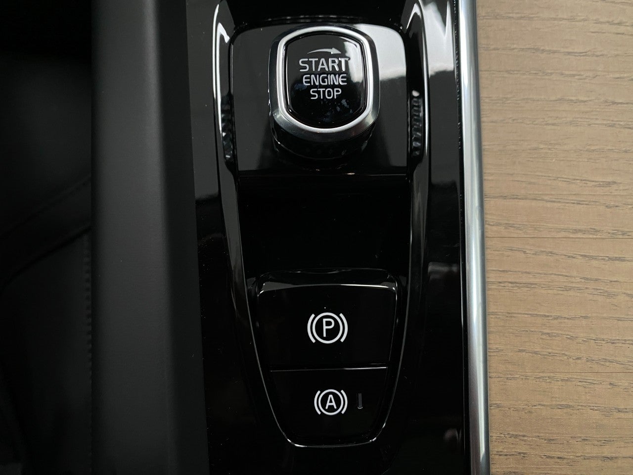 2026 Volvo XC60 B5 AWD Plus