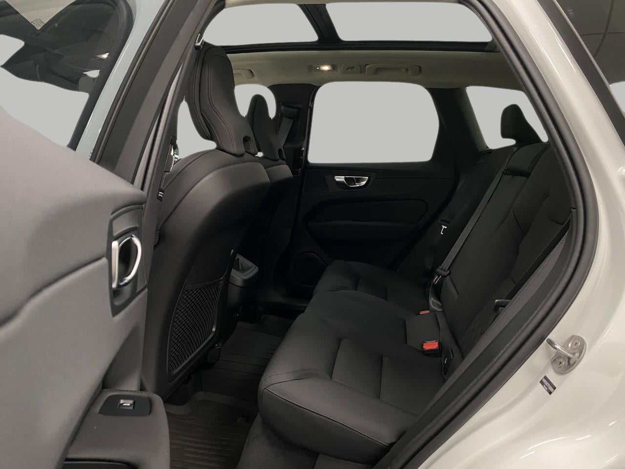 2026 Volvo XC60 B5 AWD Plus