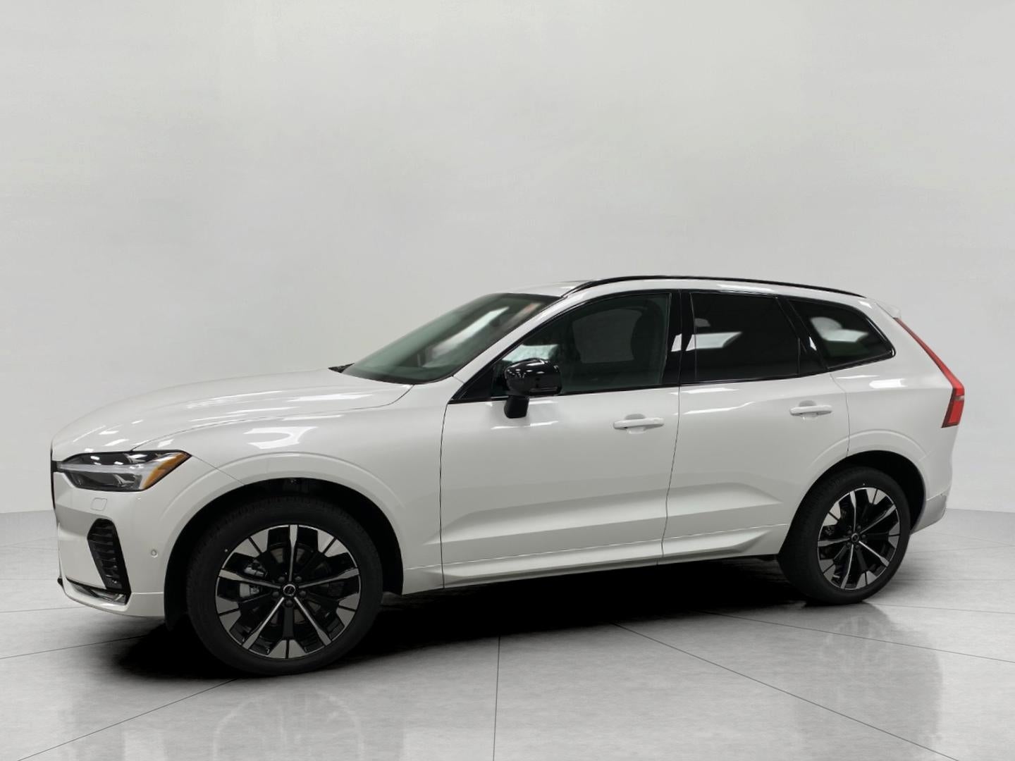 2026 Volvo XC60 B5 AWD Plus