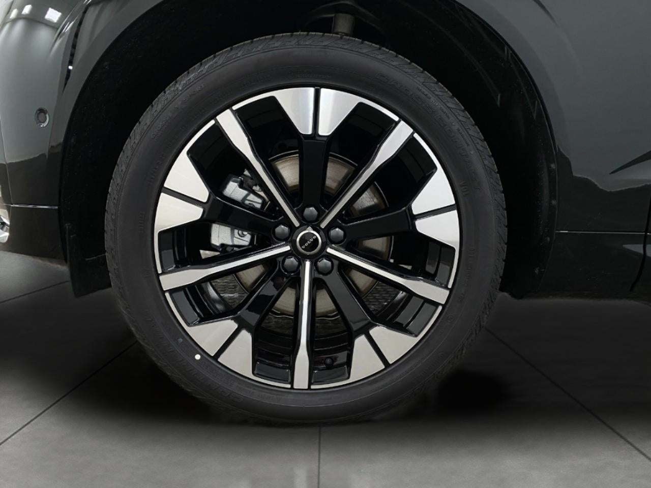 2026 Volvo XC60 B5 AWD Plus