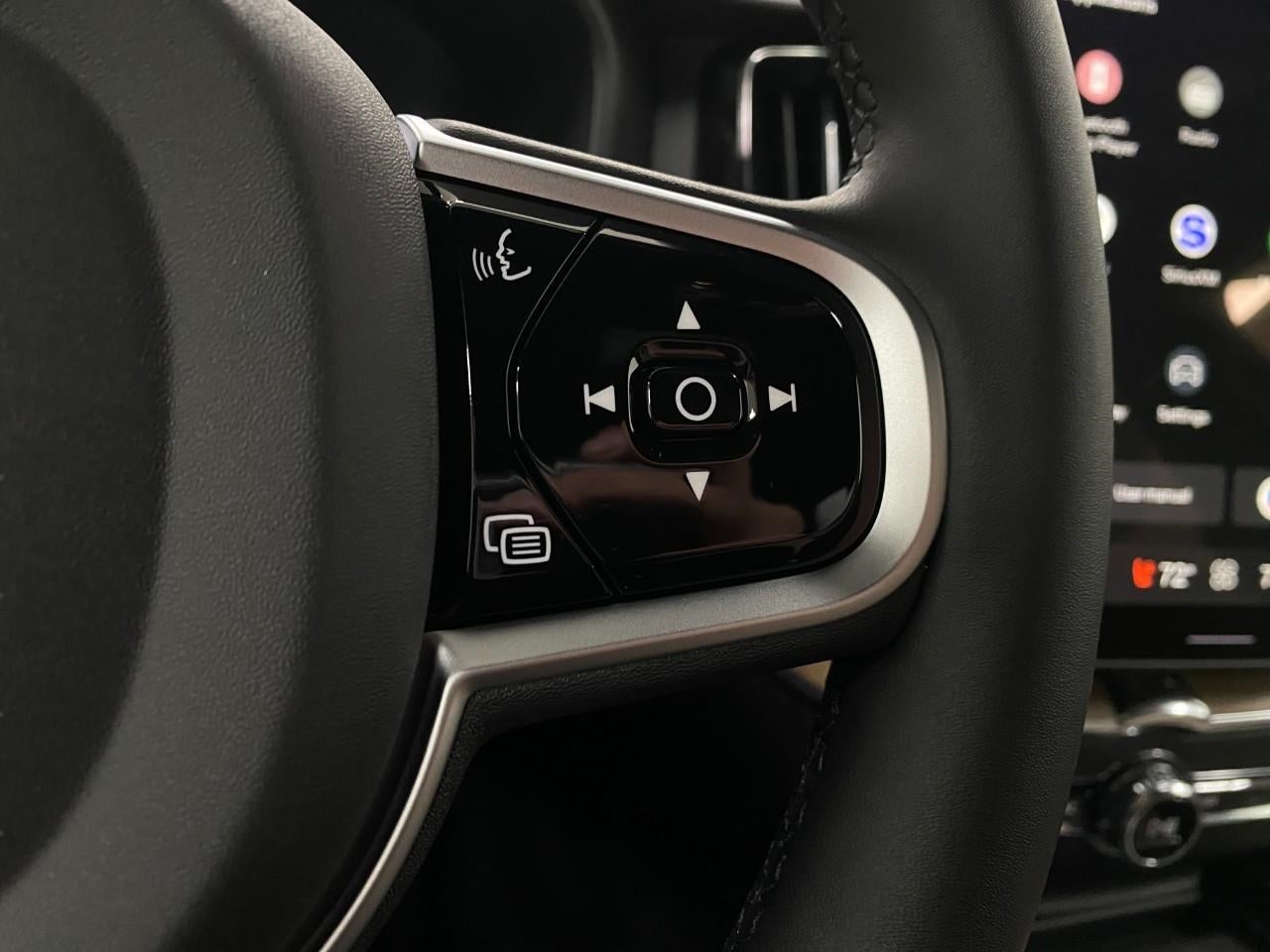 2026 Volvo XC60 B5 AWD Plus