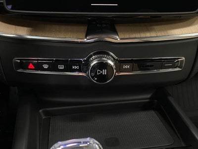 2026 Volvo XC60 B5 AWD Plus