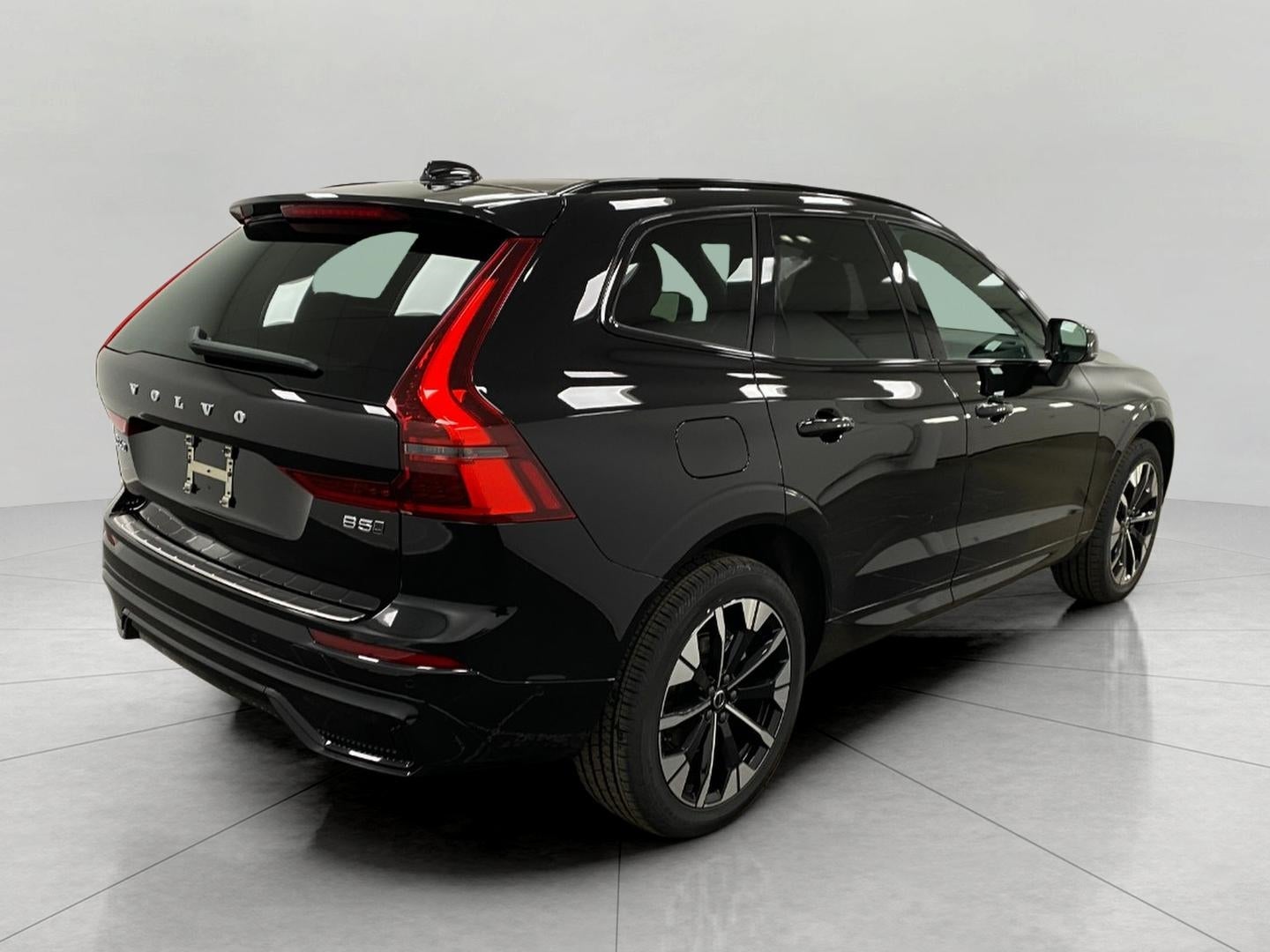 2026 Volvo XC60 B5 AWD Plus