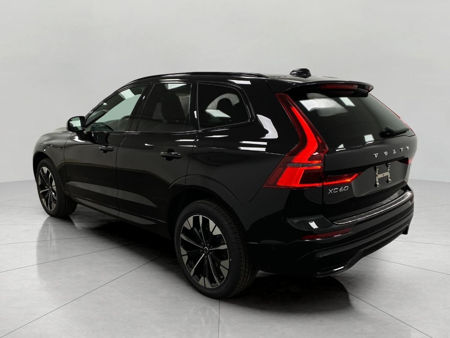 2026 Volvo XC60 B5 AWD Plus