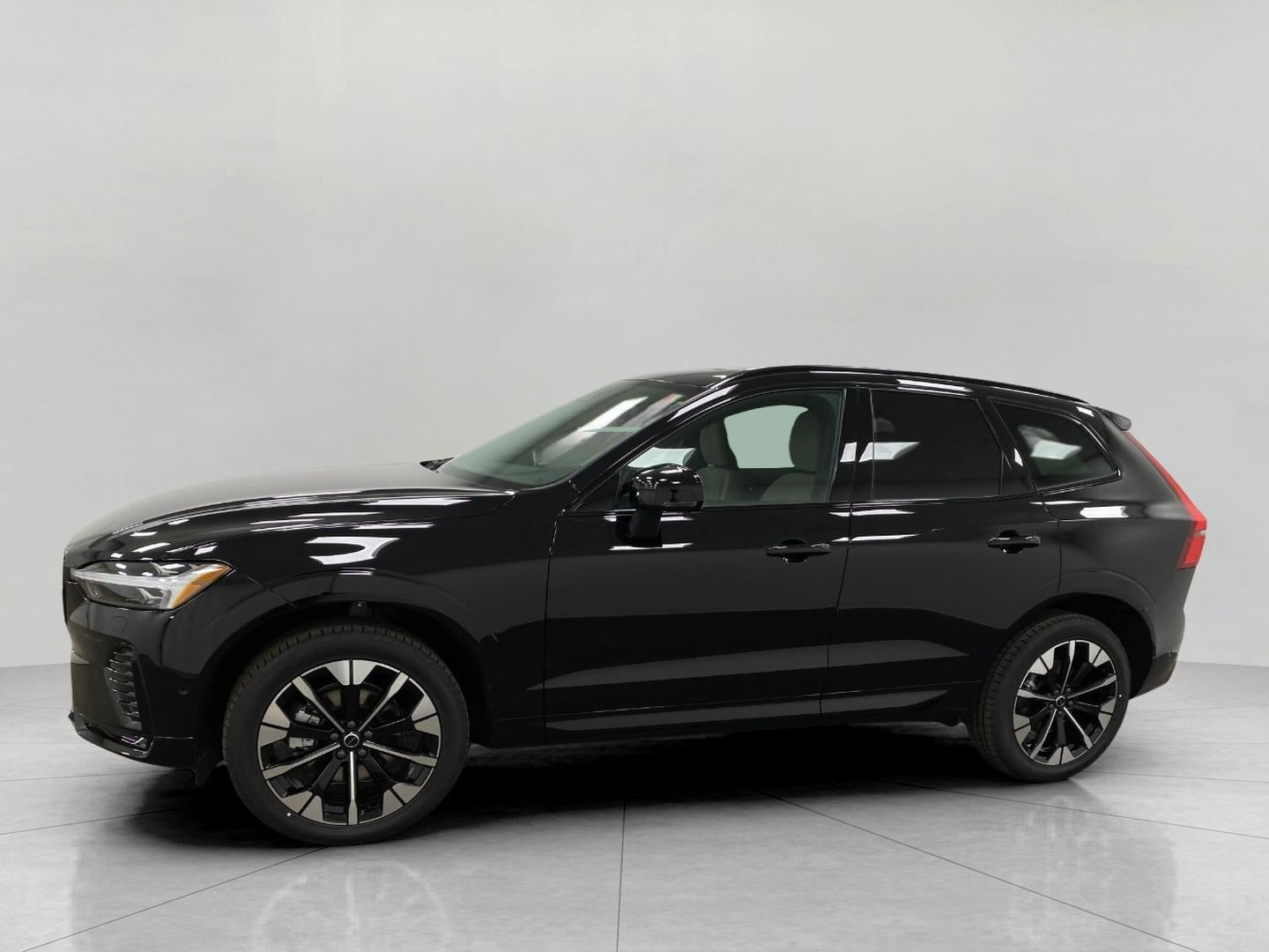 2026 Volvo XC60 B5 AWD Plus