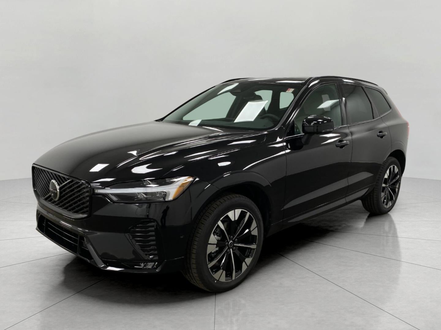 2026 Volvo XC60 B5 AWD Plus
