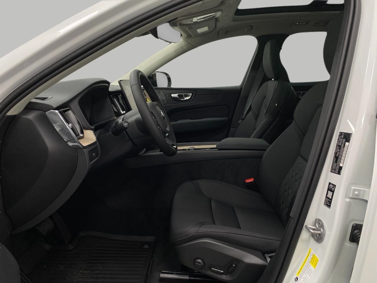 2026 Volvo XC60 B5 AWD Plus