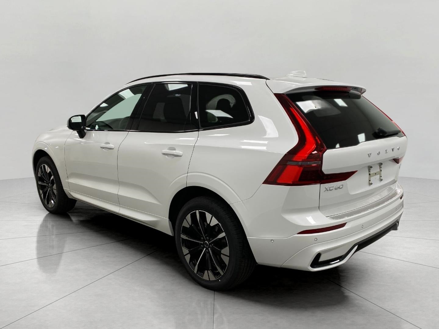 2026 Volvo XC60 B5 AWD Plus