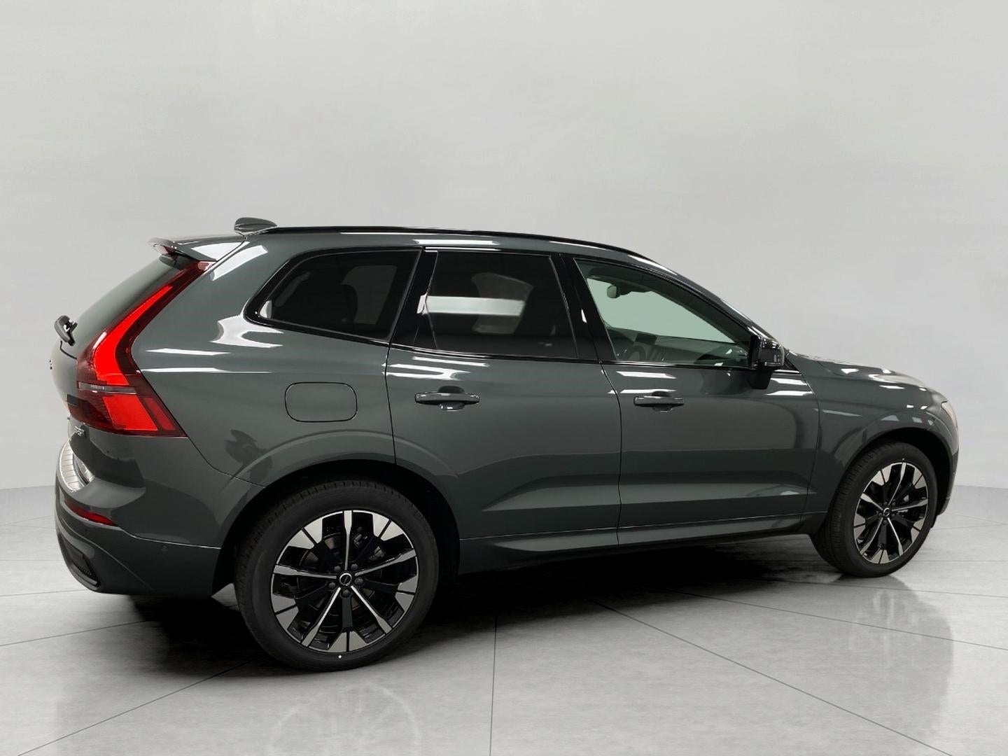 2026 Volvo XC60 B5 AWD Plus