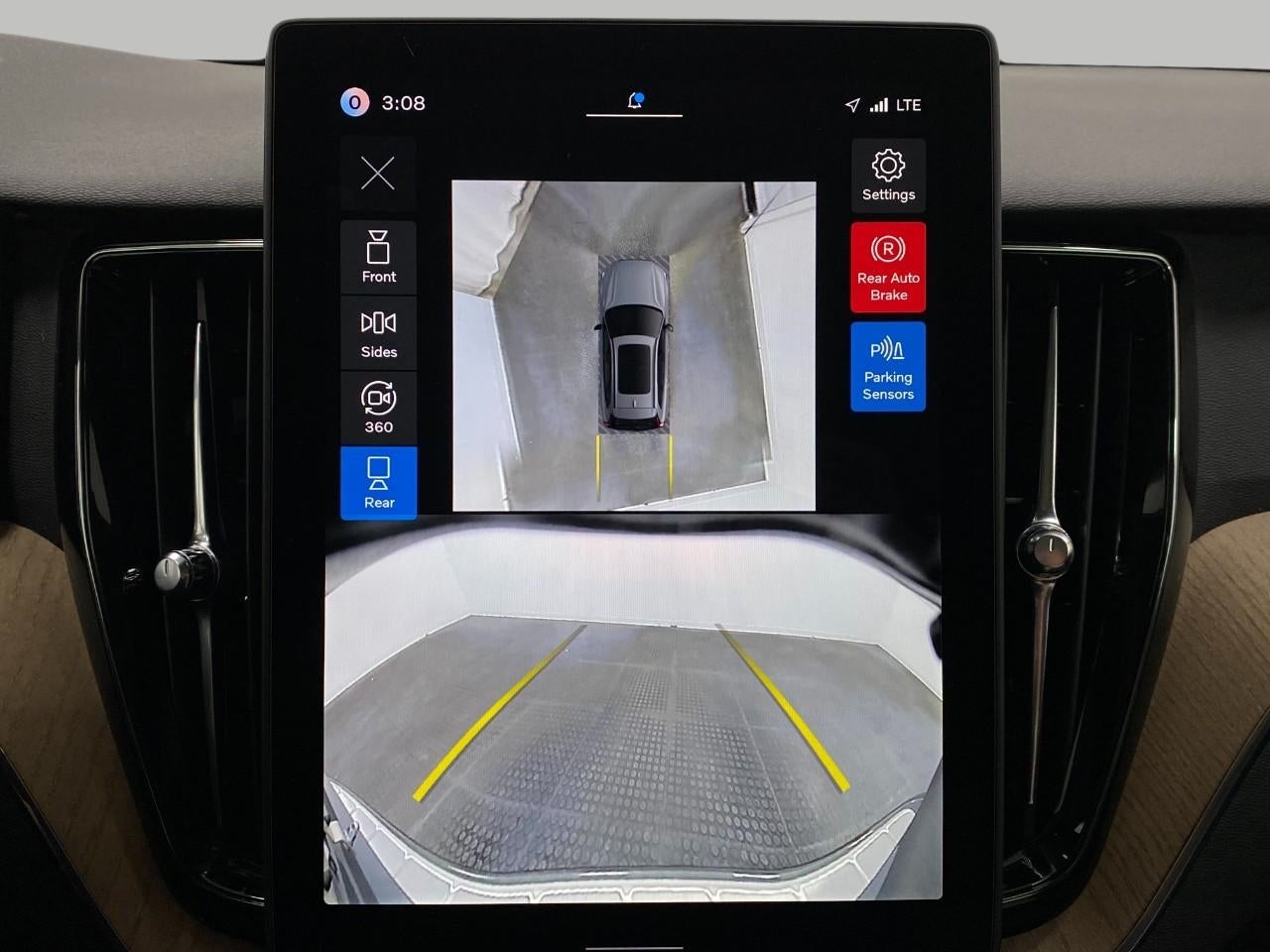 2026 Volvo XC60 B5 AWD Plus