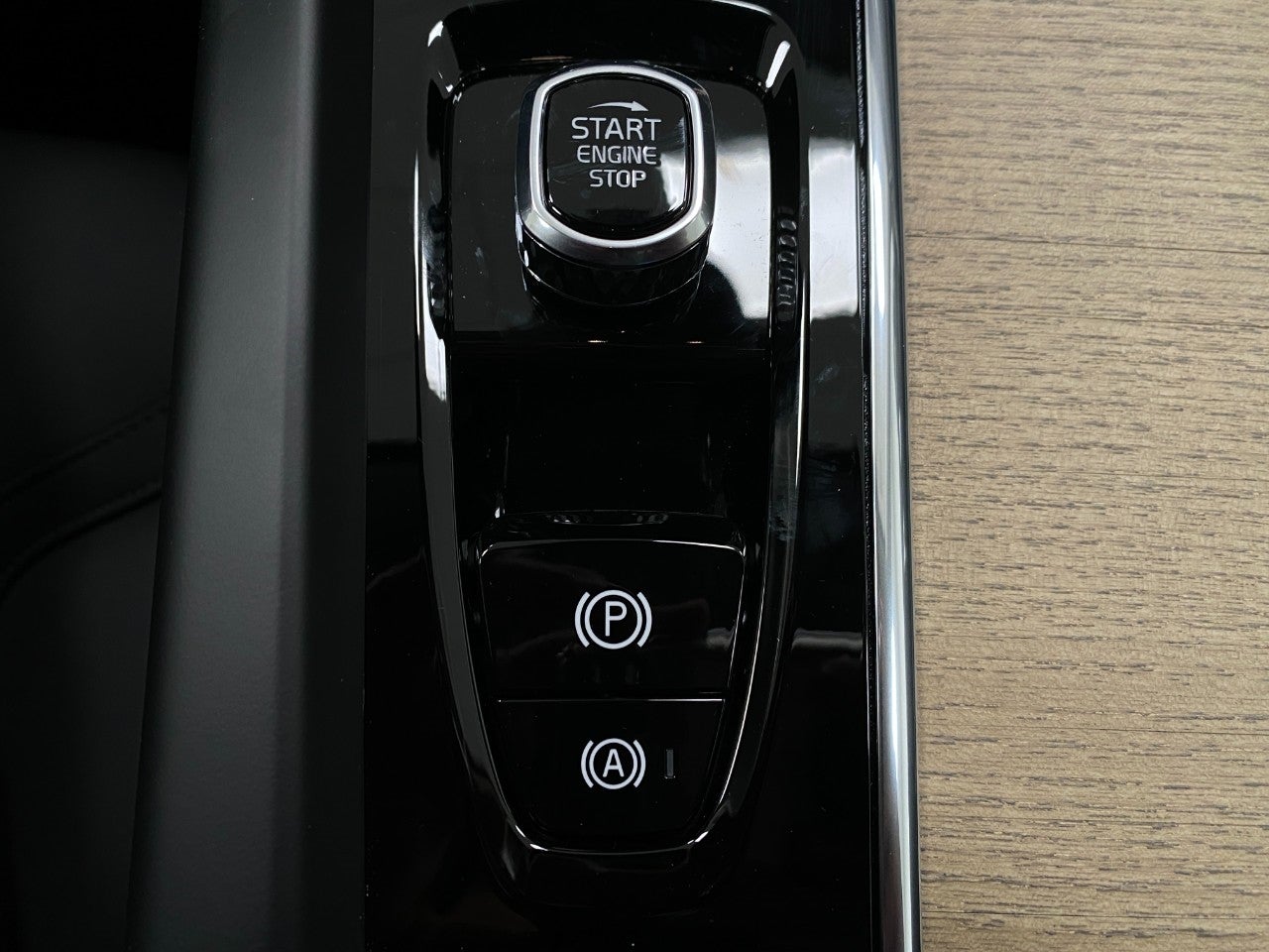 2026 Volvo XC60 B5 AWD Plus