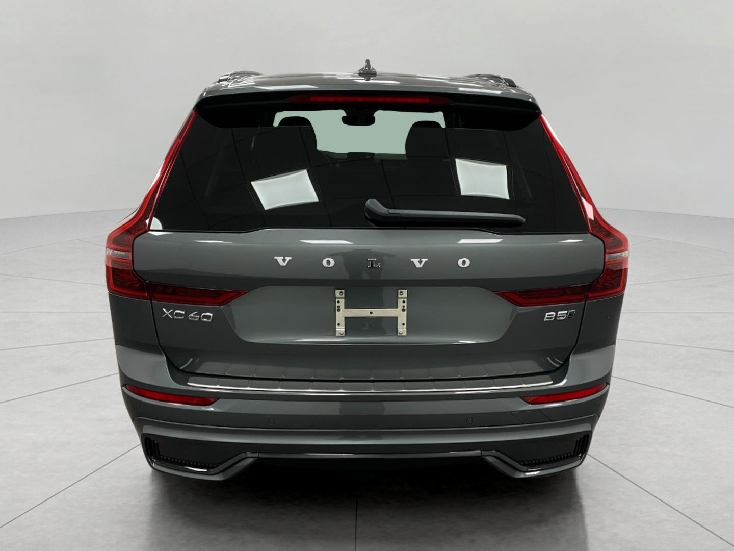 2026 Volvo XC60 B5 AWD Plus