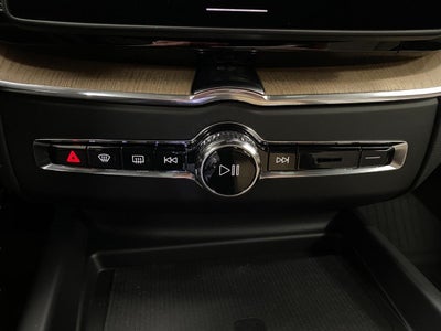 2026 Volvo XC60 B5 AWD Plus