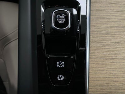 2026 Volvo XC60 B5 AWD Plus