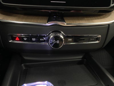 2026 Volvo XC60 B5 AWD Plus