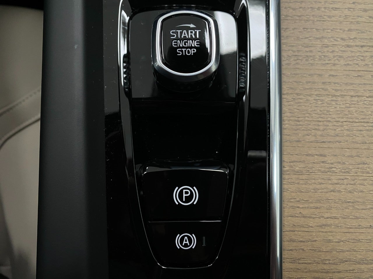2026 Volvo XC60 B5 AWD Plus