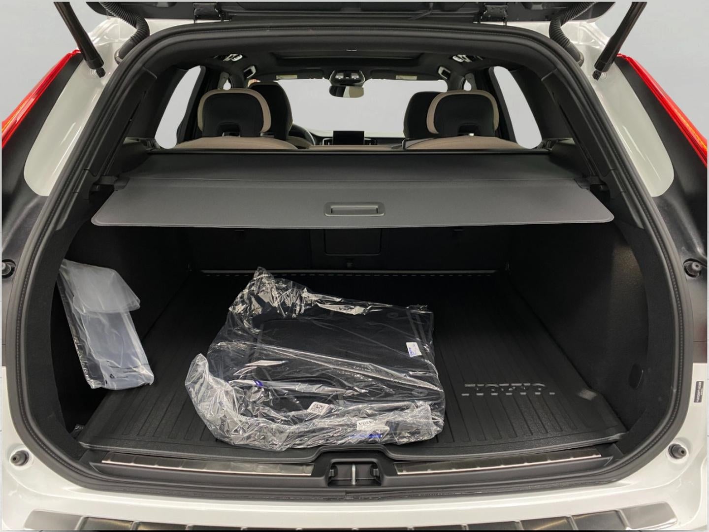 2026 Volvo XC60 B5 AWD Plus