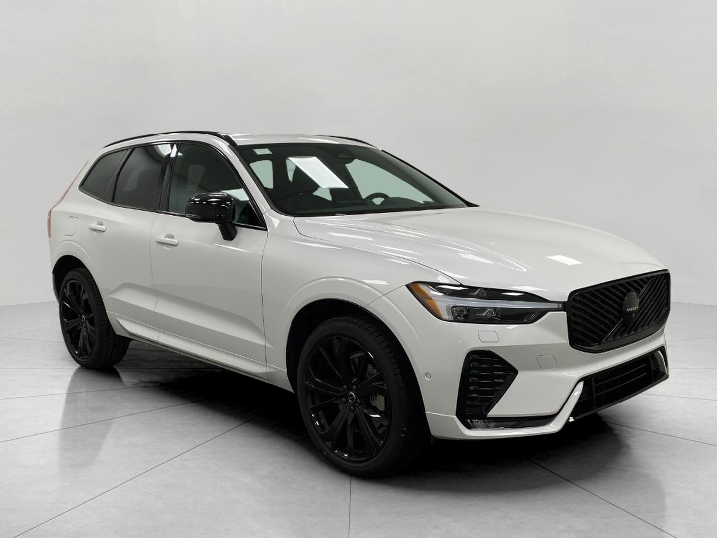 2026 Volvo XC60 B5 AWD Ultra Black Edition