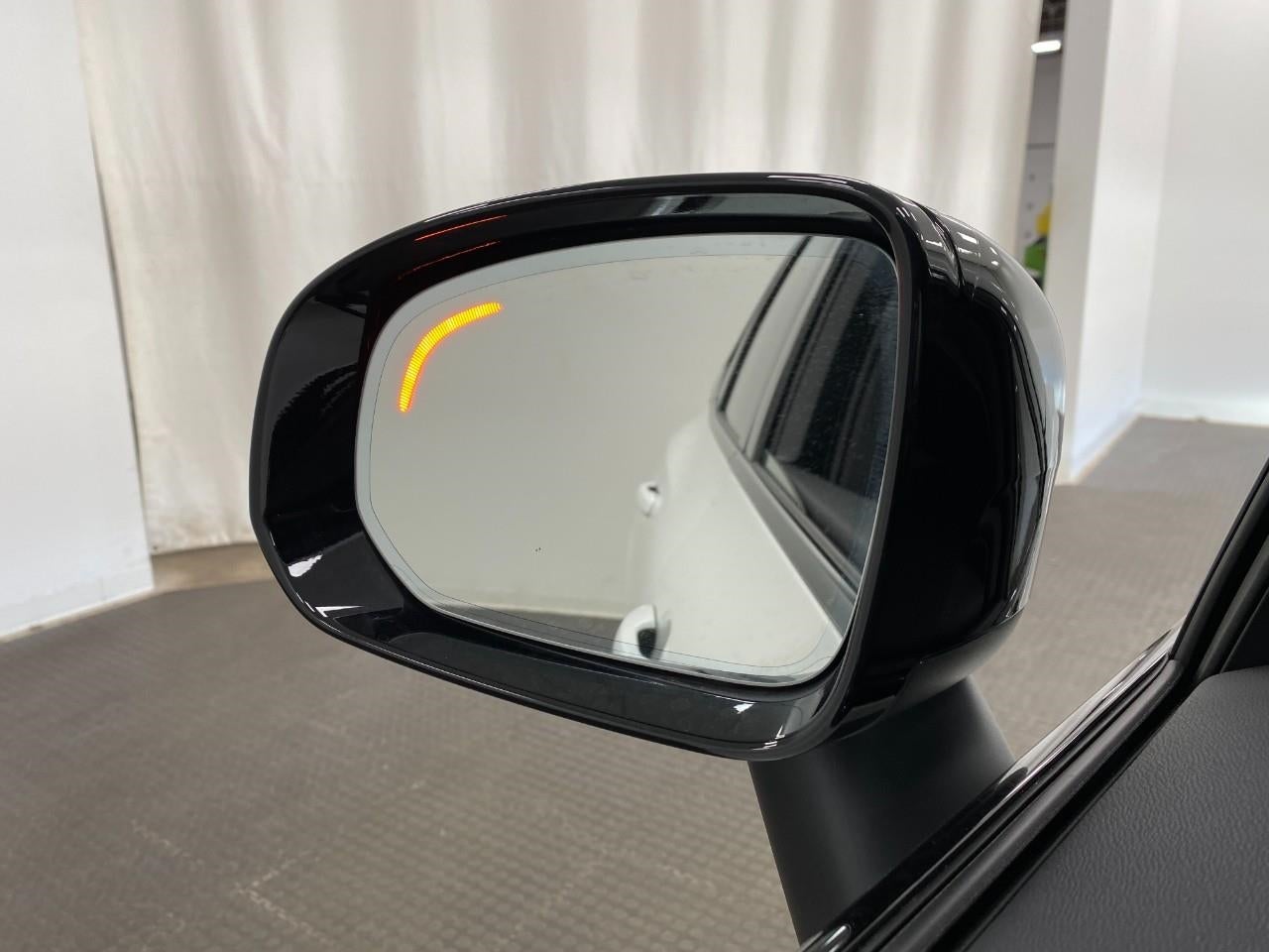 2026 Volvo XC60 B5 AWD Ultra Black Edition