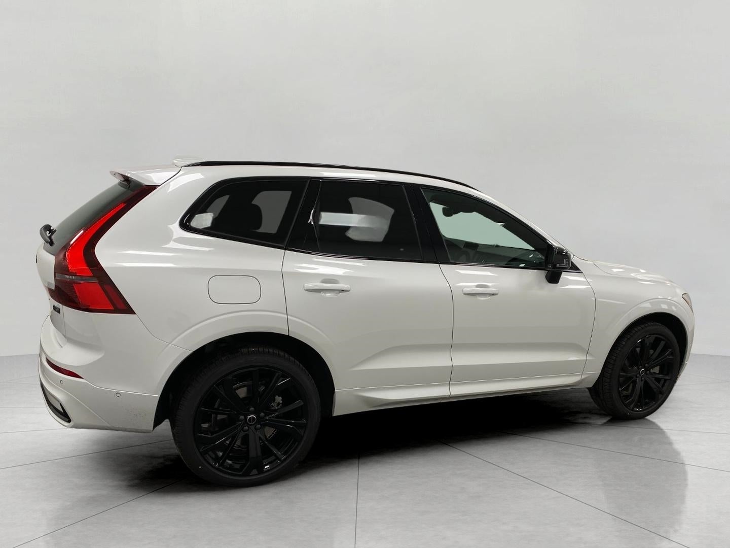 2026 Volvo XC60 B5 AWD Ultra Black Edition