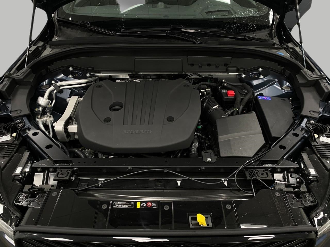 2026 Volvo XC60 B5 AWD Ultra Black Edition