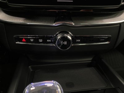 2026 Volvo XC60 B5 AWD Ultra Black Edition