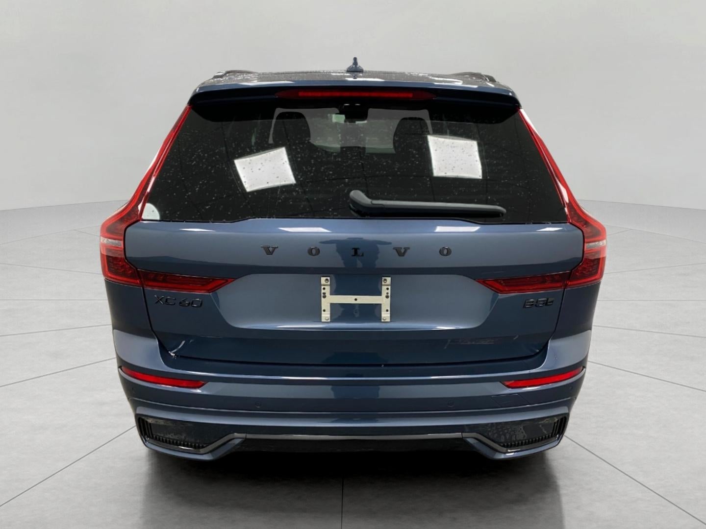 2026 Volvo XC60 B5 AWD Ultra Black Edition