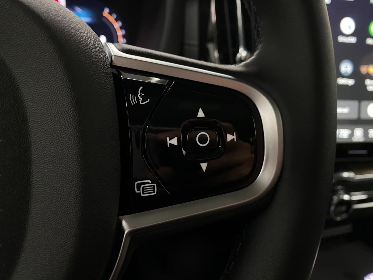2026 Volvo XC60 B5 AWD Ultra