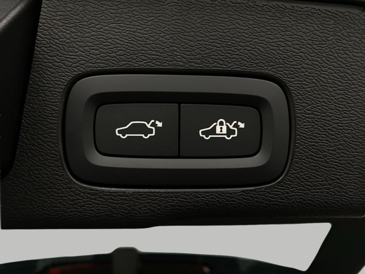 2026 Volvo XC60 B5 AWD Ultra