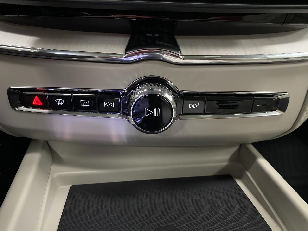 2026 Volvo XC60 B5 AWD Ultra