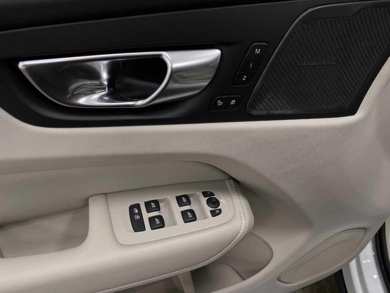 2026 Volvo XC60 B5 AWD Ultra