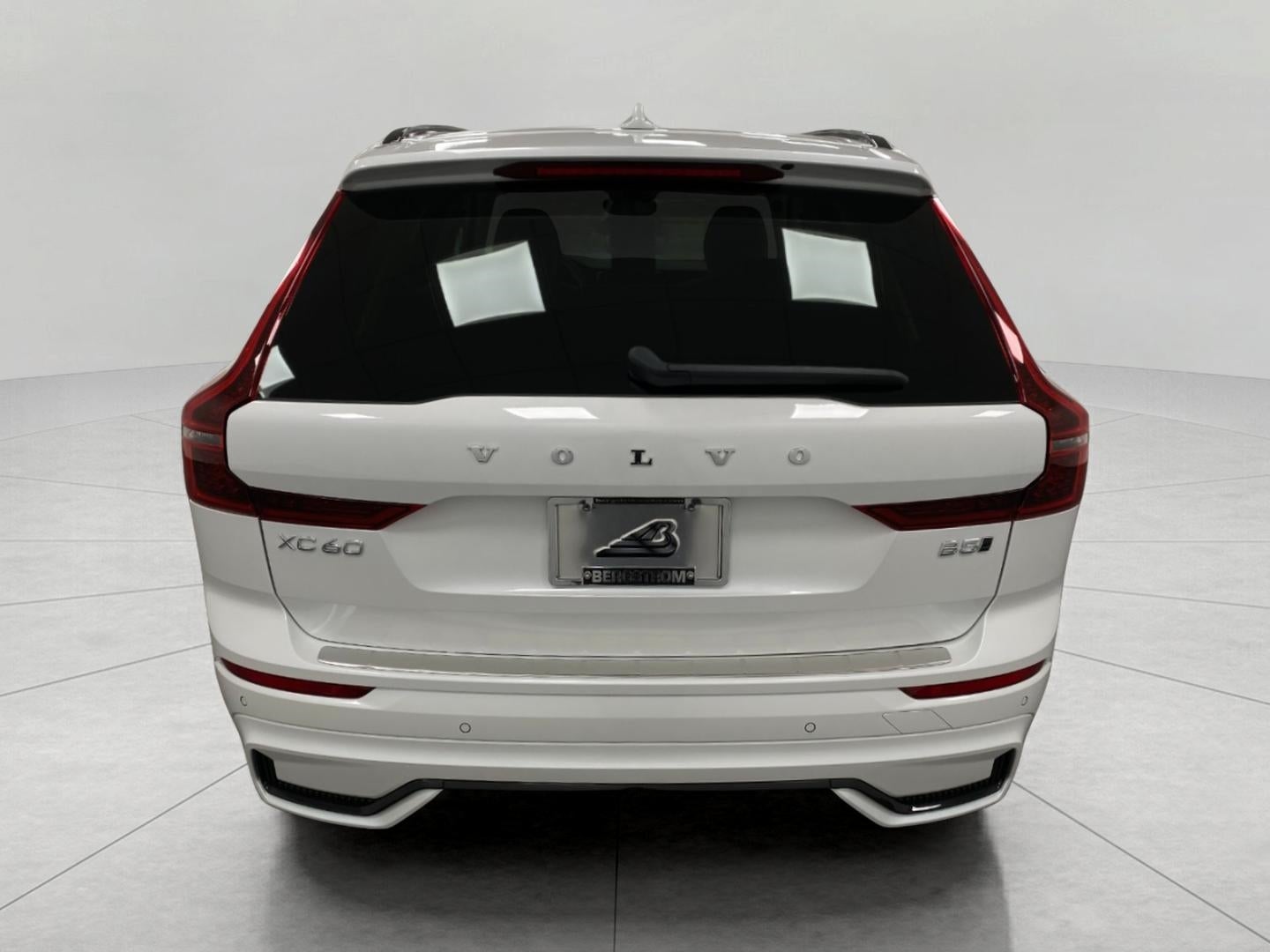 2026 Volvo XC60 B5 AWD Ultra