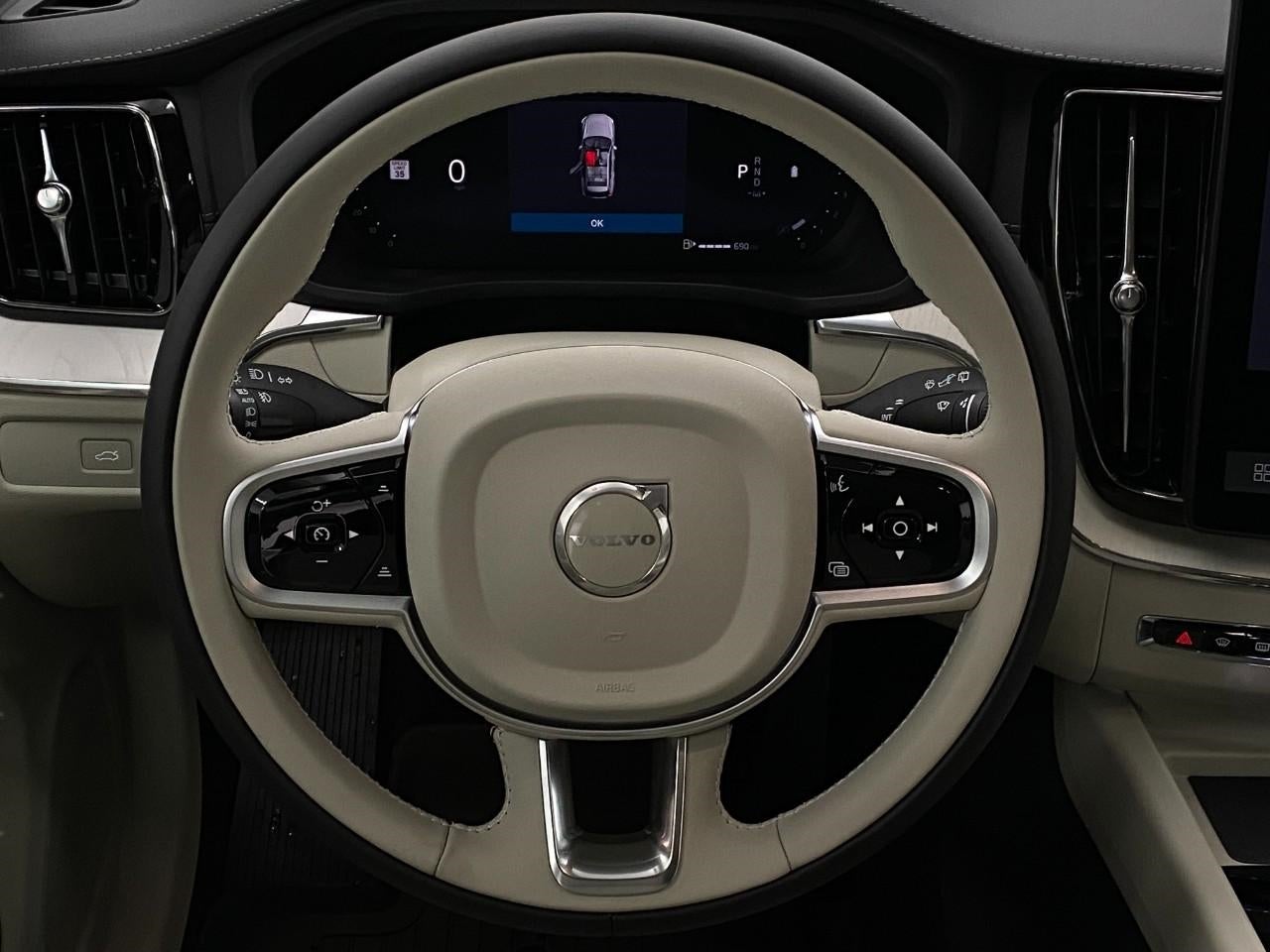 2026 Volvo XC60 B5 AWD Ultra