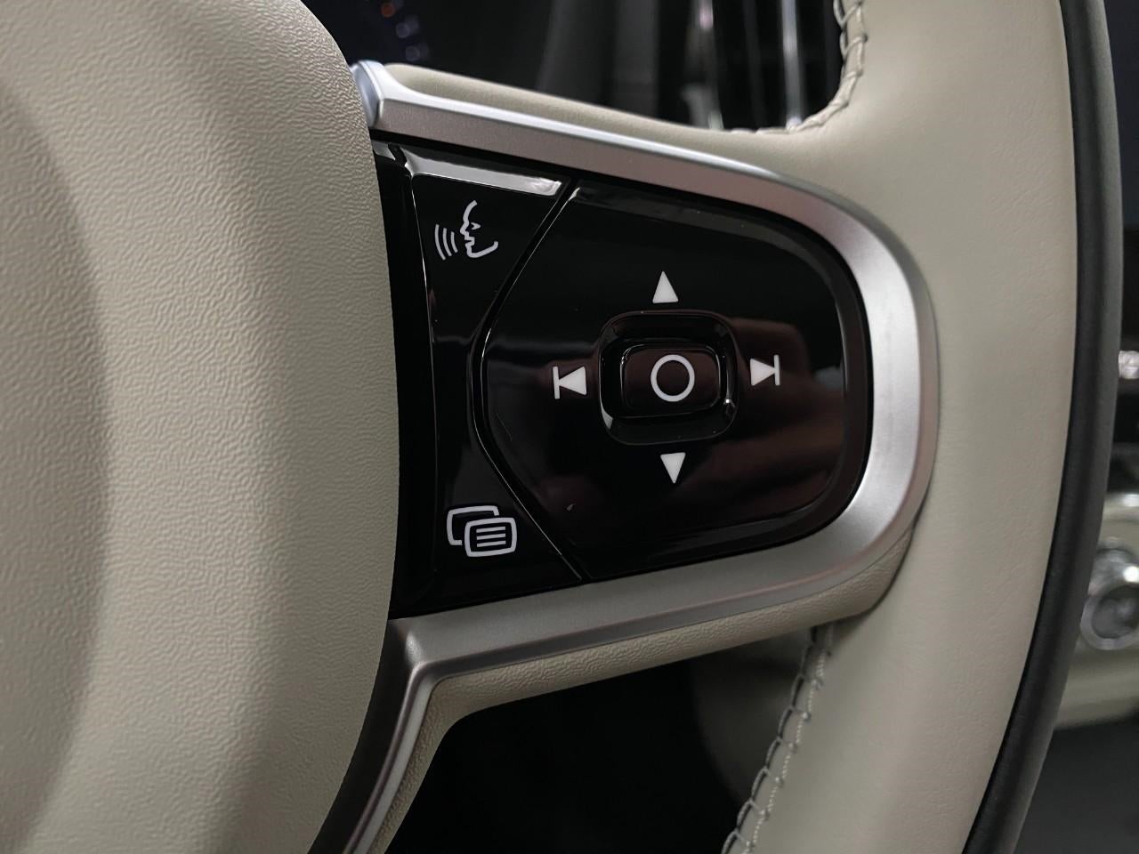 2026 Volvo XC60 B5 AWD Ultra