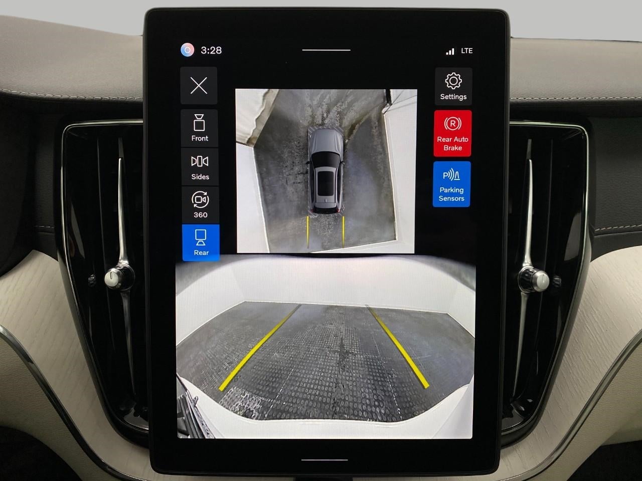 2026 Volvo XC60 B5 AWD Ultra