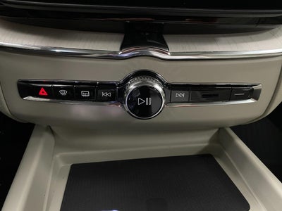 2026 Volvo XC60 B5 AWD Ultra