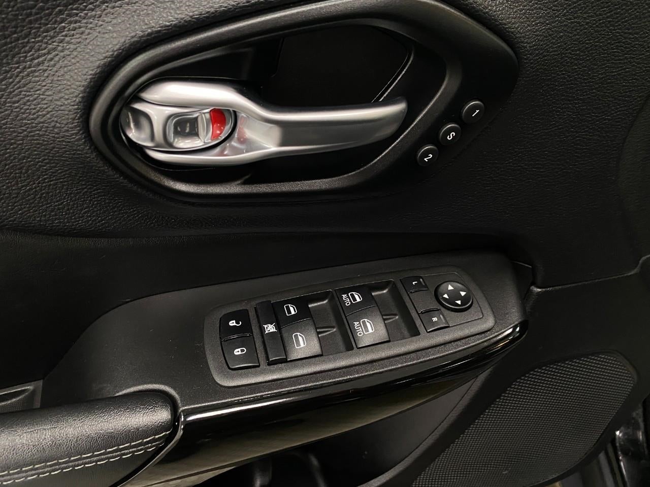 2023 Jeep Cherokee Altitude Lux 4x4