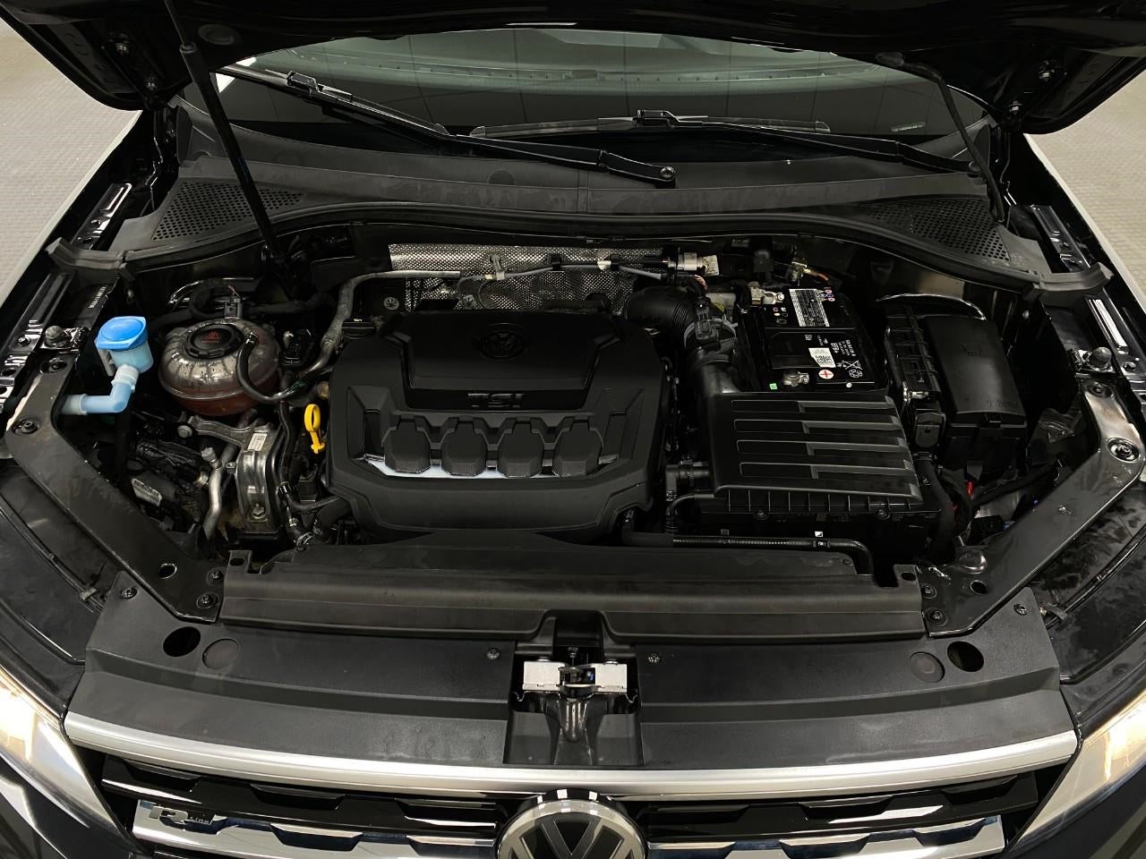 2021 Volkswagen Tiguan 2.0T SE R-Line Black 4MOTION