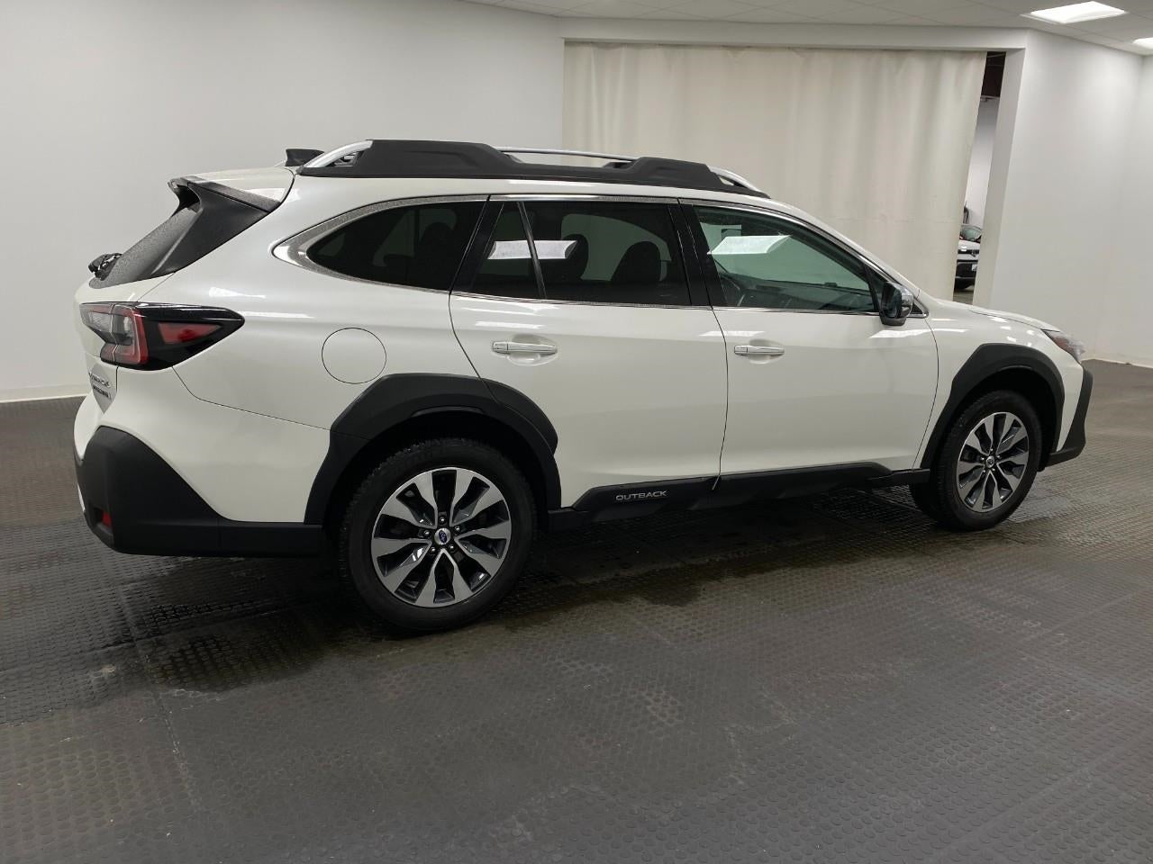 2023 Subaru Outback Touring XT CVT