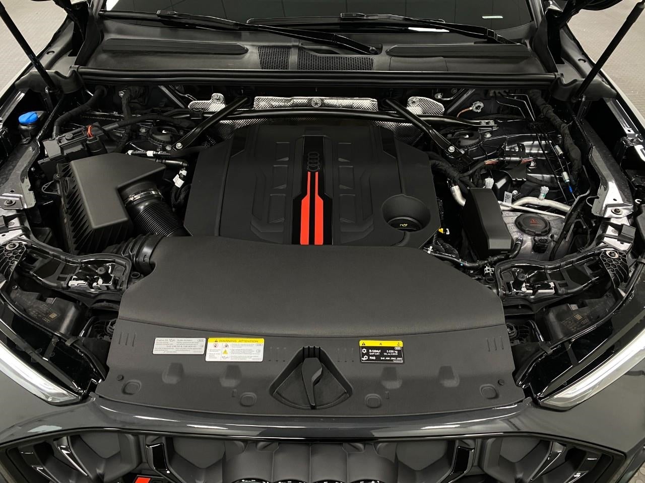 2025 Audi SQ5 Premium Plus 3.0 TFSI quattro