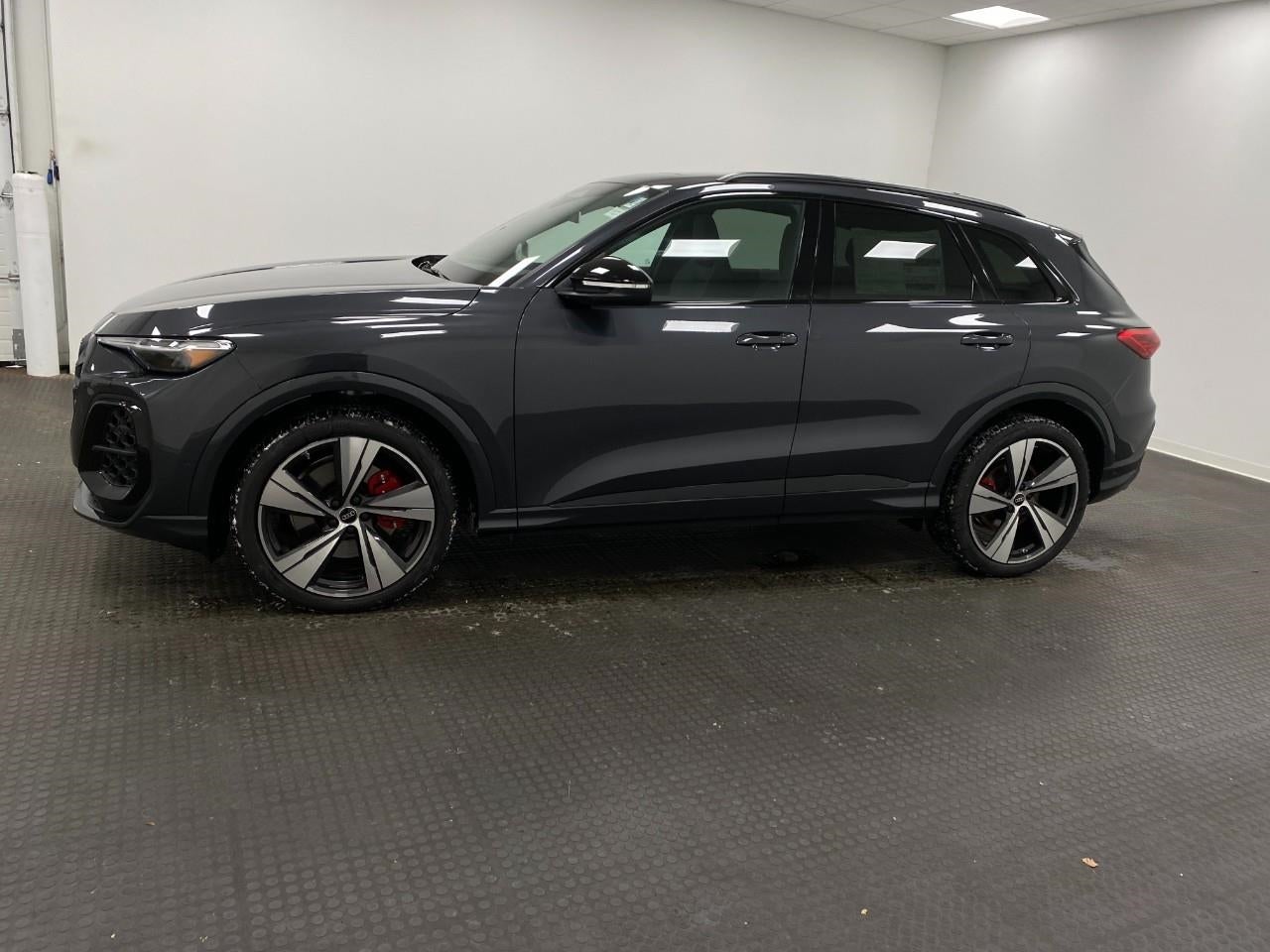 2025 Audi SQ5 Premium Plus 3.0 TFSI quattro