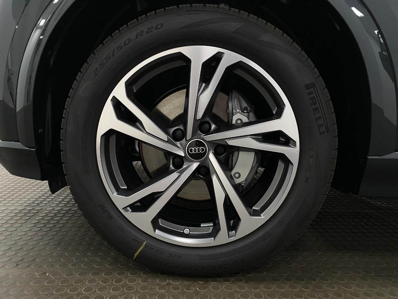2027 Audi Q6 e-tron Premium Plus quattro