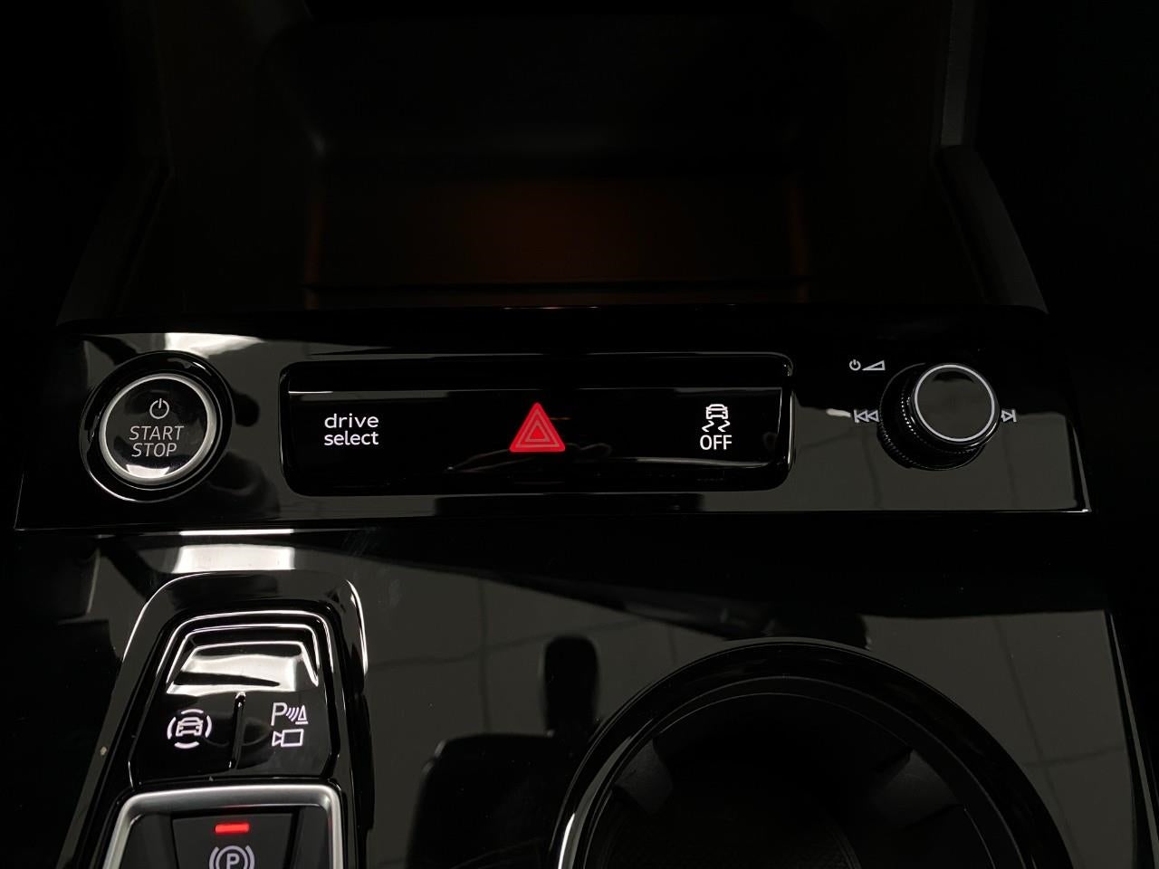 2027 Audi Q6 e-tron Premium Plus quattro