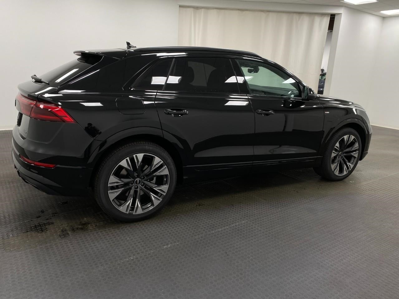 2026 Audi Q8 Premium Plus quattro