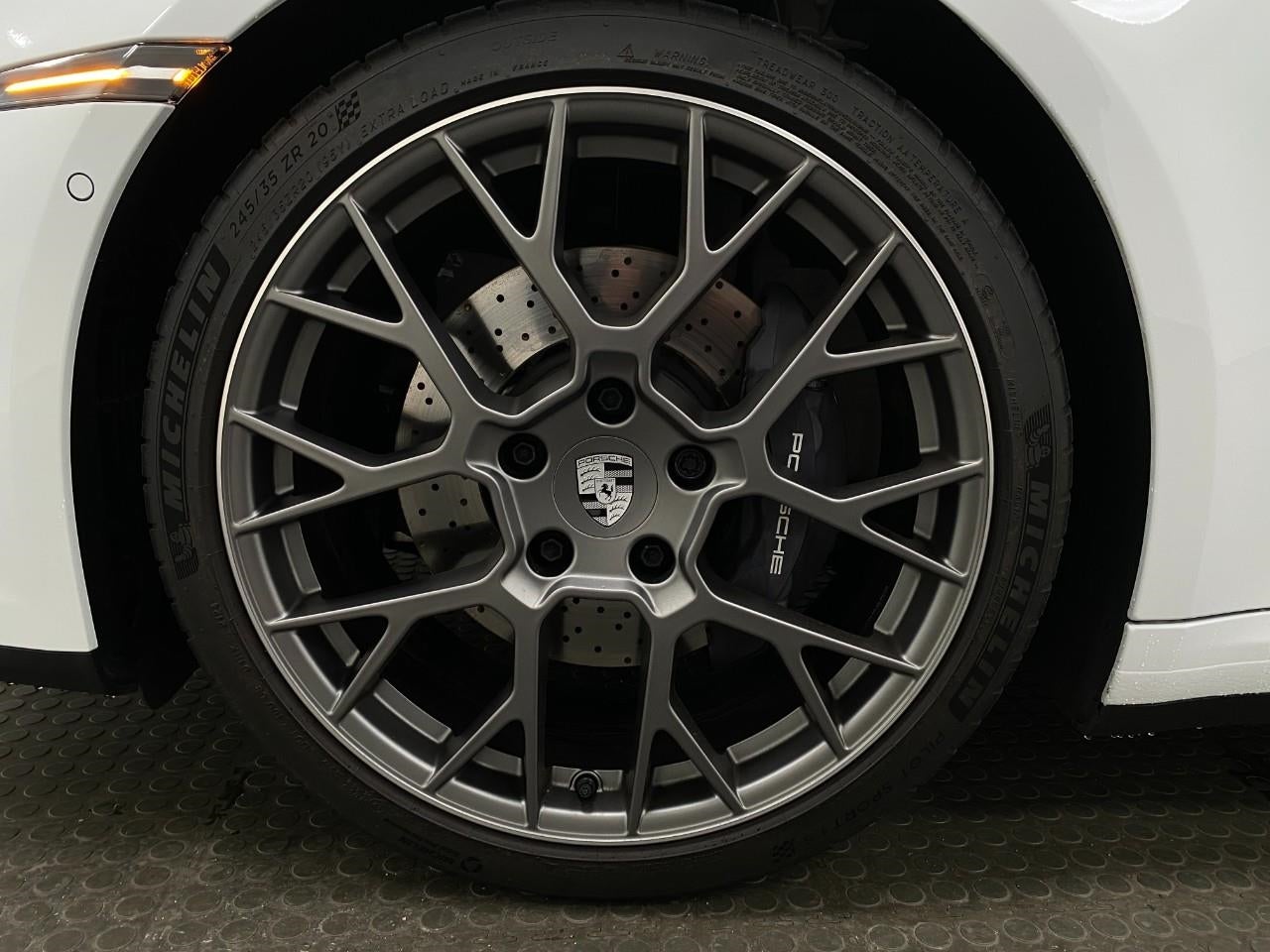 2025 Porsche 911 Carrera