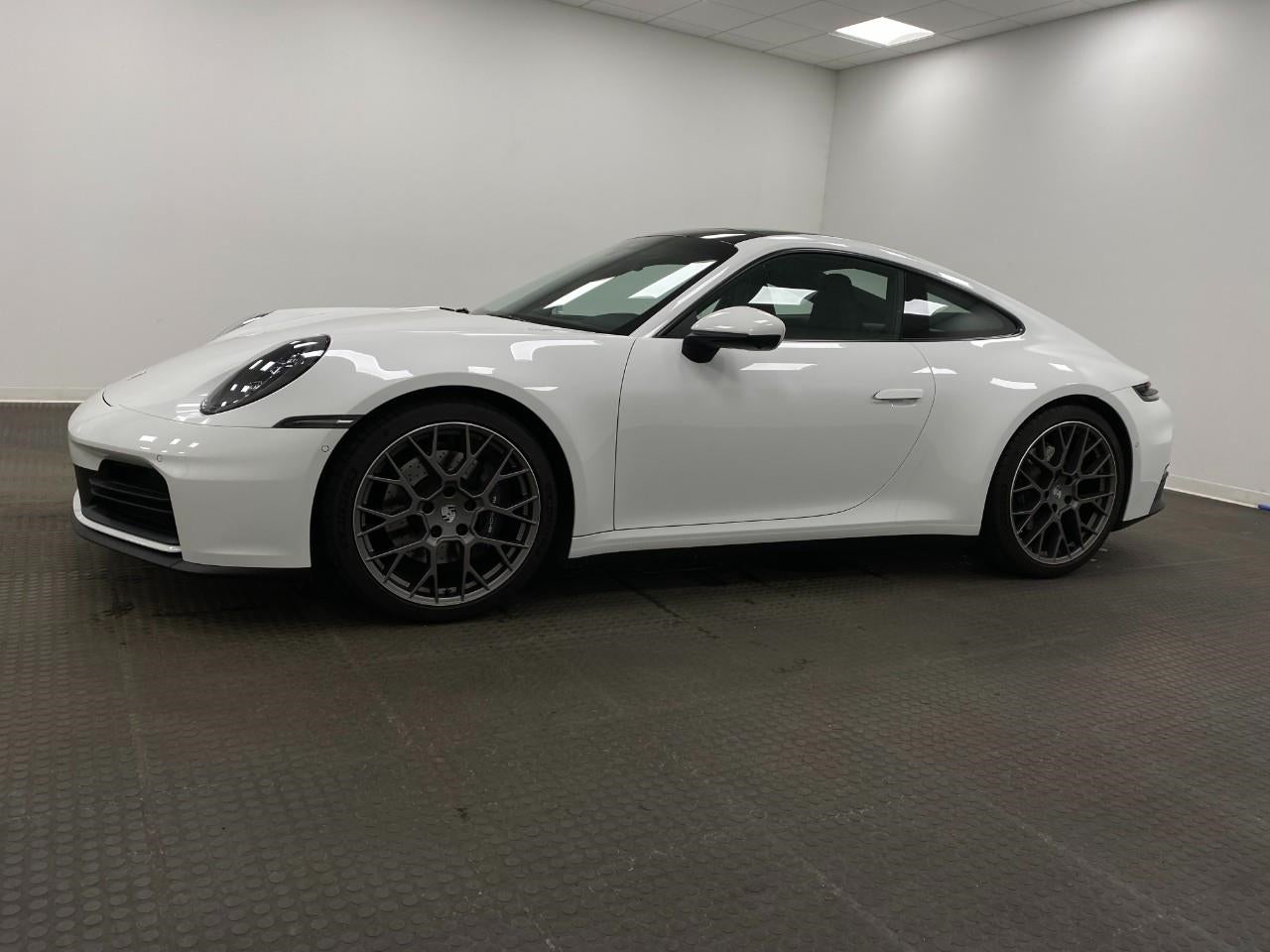 2025 Porsche 911 Carrera