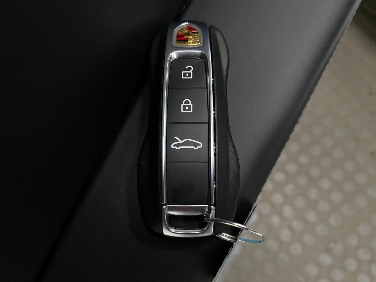 2025 Porsche 911 Carrera