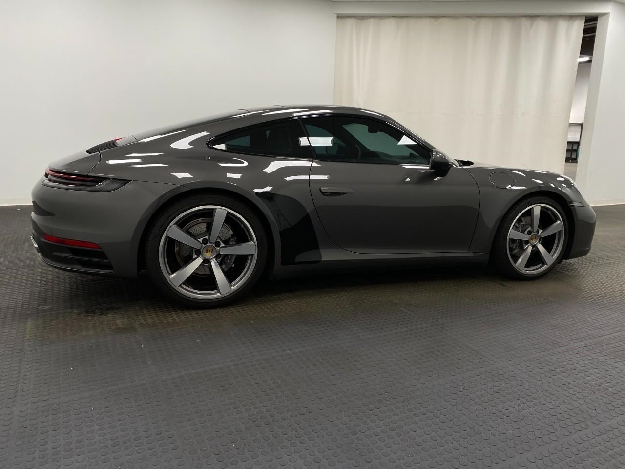 2022 Porsche 911 Carrera